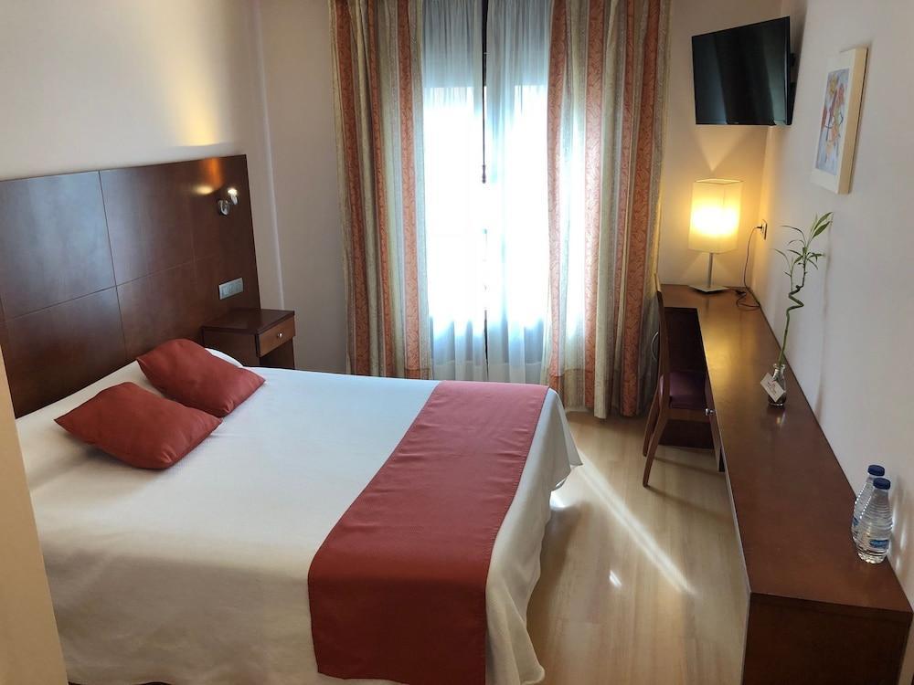 ז'אקה Hotel Jaques מראה חיצוני תמונה