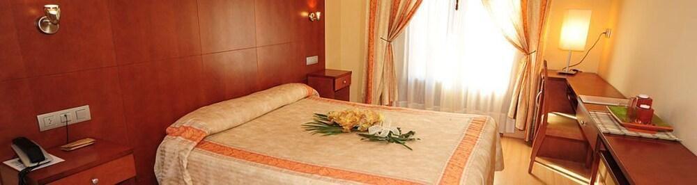 ז'אקה Hotel Jaques מראה חיצוני תמונה